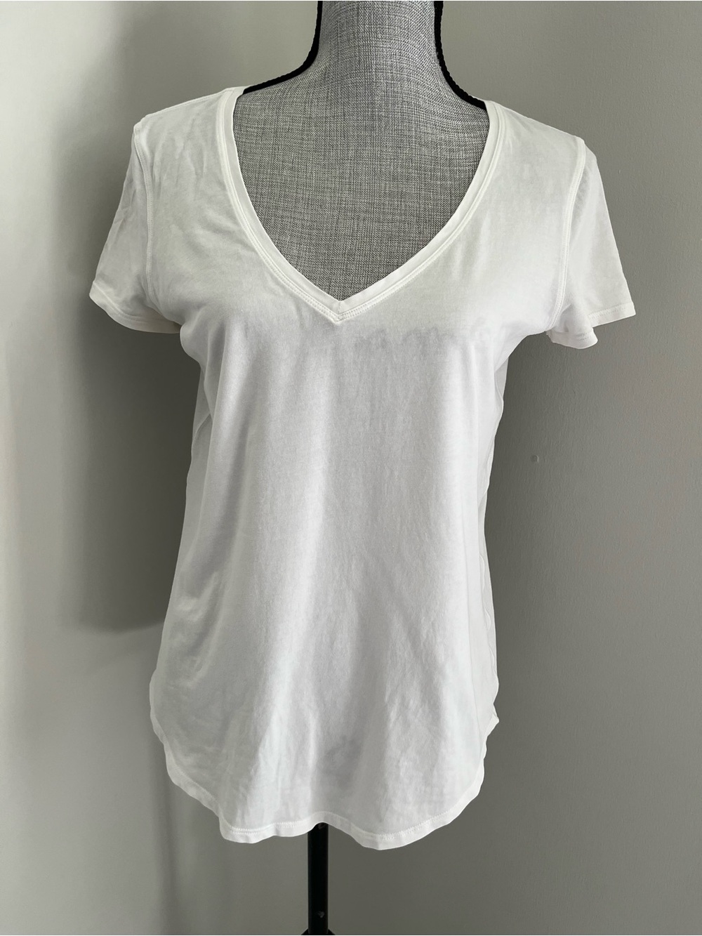 Lululemon white v neck workout tshirt